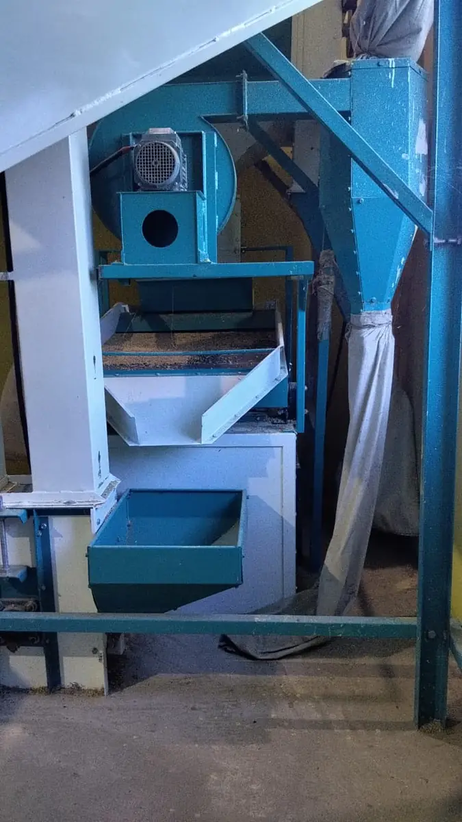 Aspirator and dust collector
